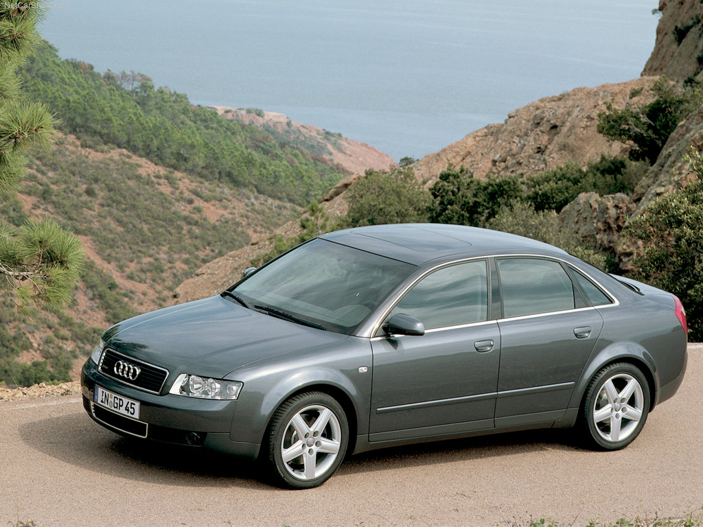 Audi-A4-2000-1024-04.jpg