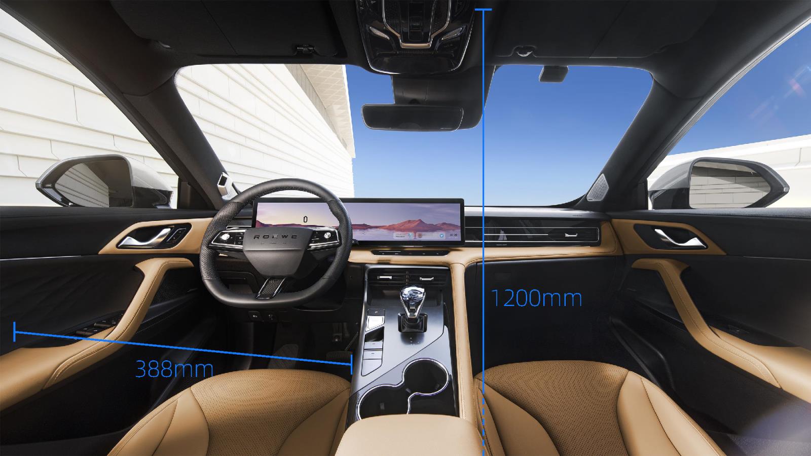 全新第三代荣威RX5 超混eRX5为用户带来更加舒展的驾乘体验.jpg